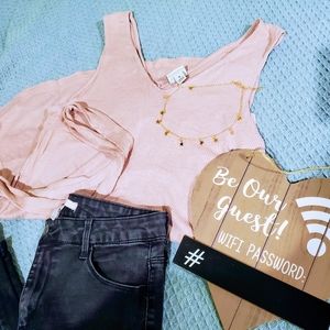 Surprise Box $15 with random gifts/accesories 🎁